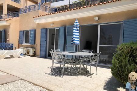 Kings Palace - Superb 2 Bed Ground Floor Appartement Paphos
